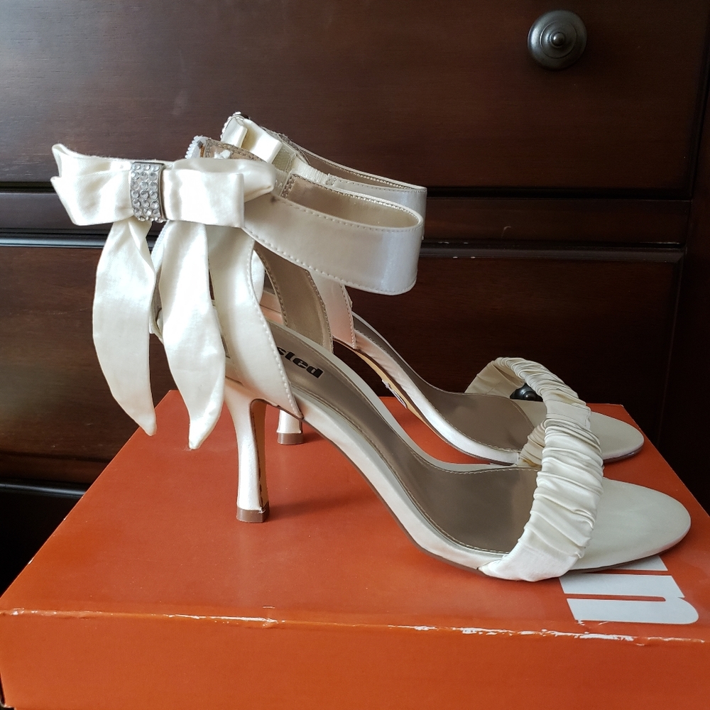 Unlisted Ivory Wedding Shoes size 9